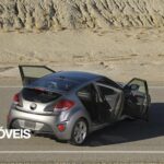 2013 Hyundai Veloster Turbo Driving view traseira portas abertas