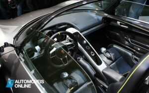 New 2013 Porsche 918 Spyder Interior vista superior