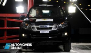 Testes Euro NCAP 2013 Isuzu D-Max embate lateral