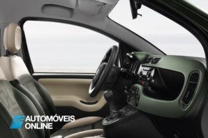 novo Fiat Panda 4x4 crossover 2013 interior