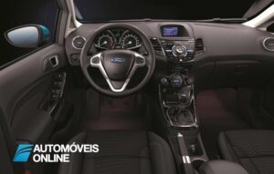 restyling Ford Fiesta Ecoboost vista de interior 2013