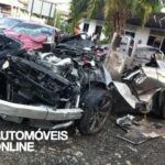Acidente violento dois Nissan GT-R destruição completa mortes 2012