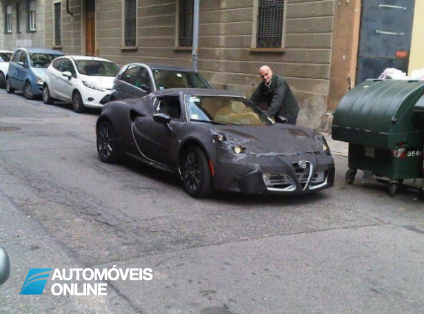 Lindo embora Camuflado! Alfa Romeo 4C apanhado em Turim