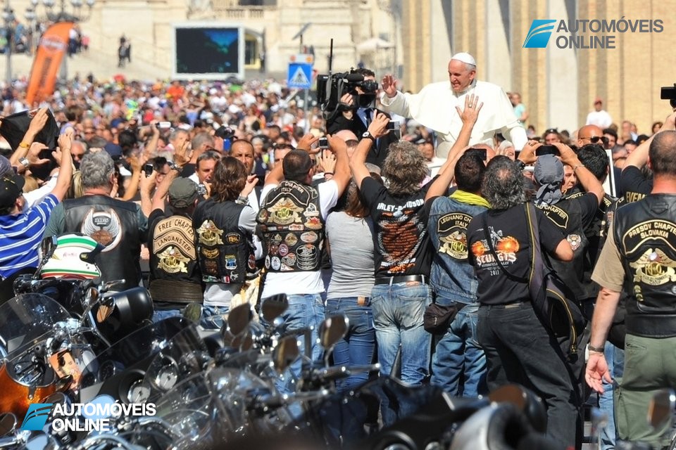Fantástico! Harley-Davison Papa Francisco rende 241.500 euros