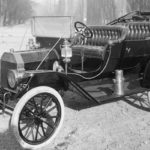 FORD MODEL T (1908) foi o primeiro modelo a ser construído em série