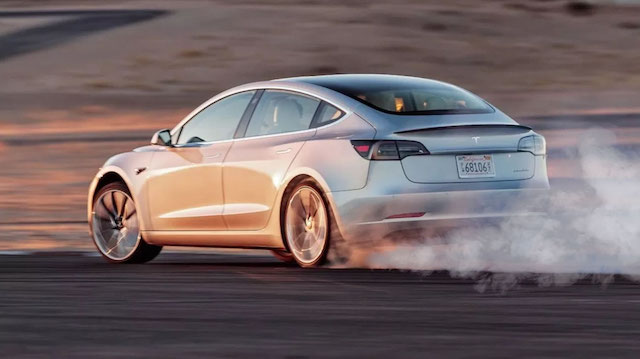 Sr. Ministro, Tesla Model 3 é mais poluente que carro a diesel