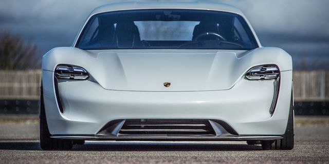 Porsche Taycan é o novo desportivo 100% eléctrico